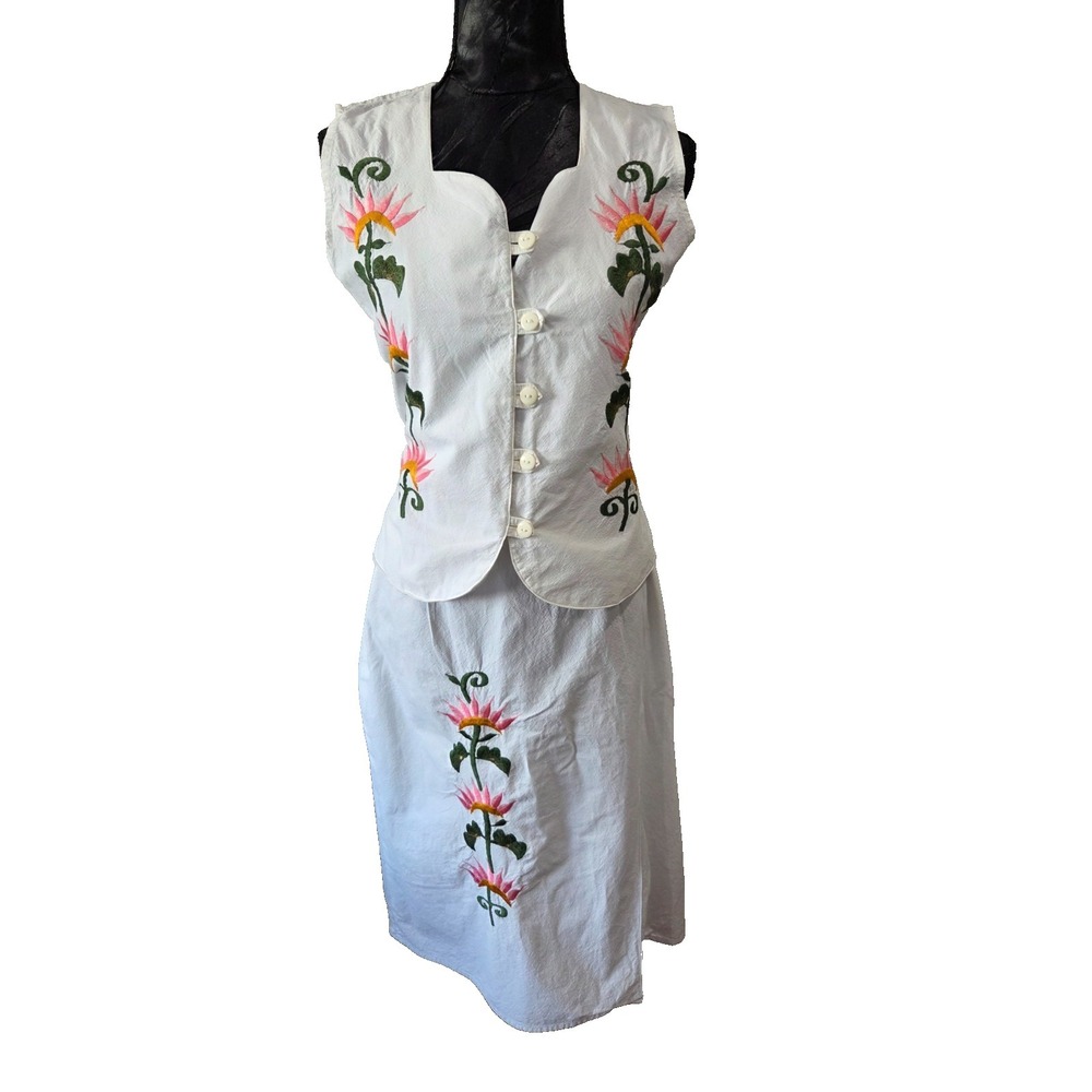 White Vest and Zippered Skirt Travel Set Pink Floral Embroidered Unbranded Small
